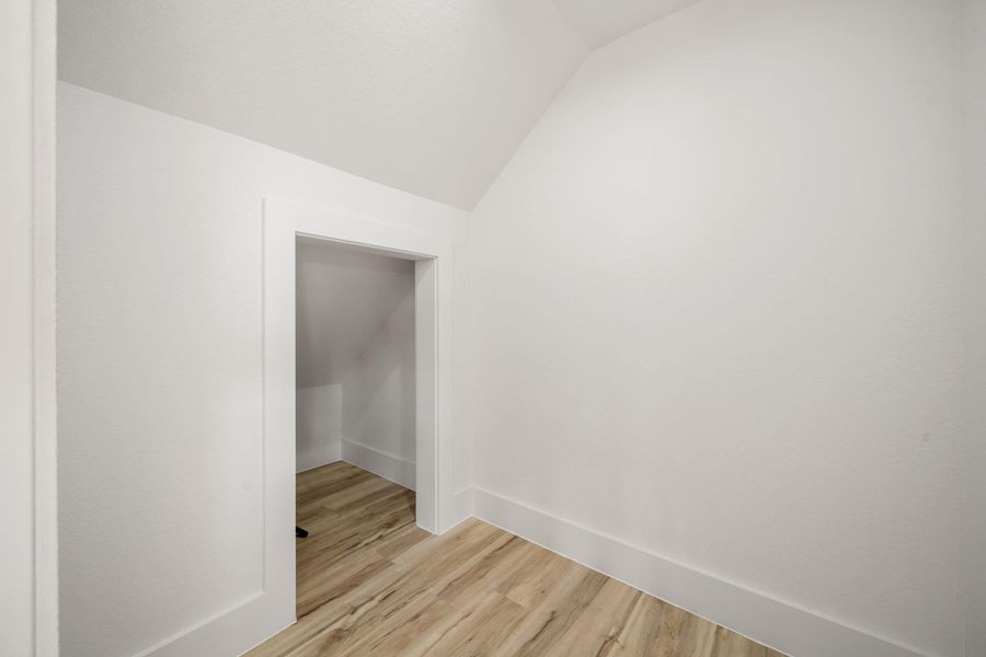 Spacious, unfurnished interior of a new home in , Houston (Image 20).