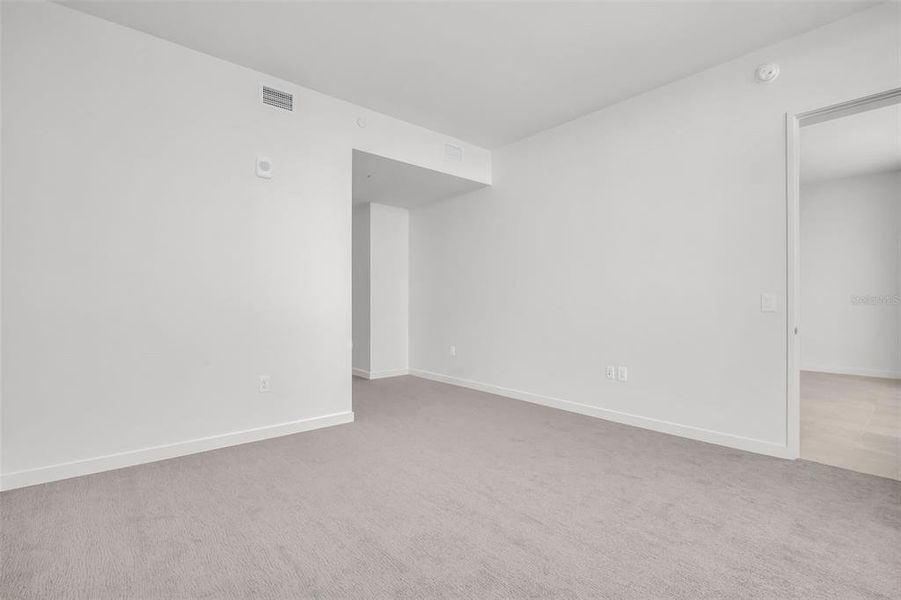Spacious, unfurnished interior of a new home in , St. Petersburg (Image 53).