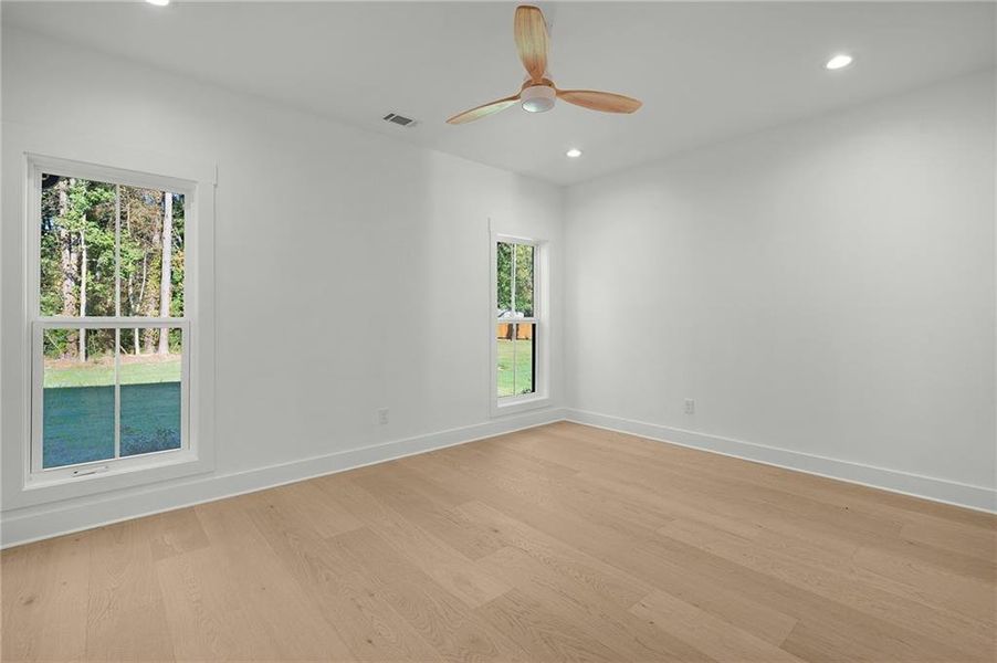 Spacious, unfurnished interior of a new home in , Calhoun (Image 15).