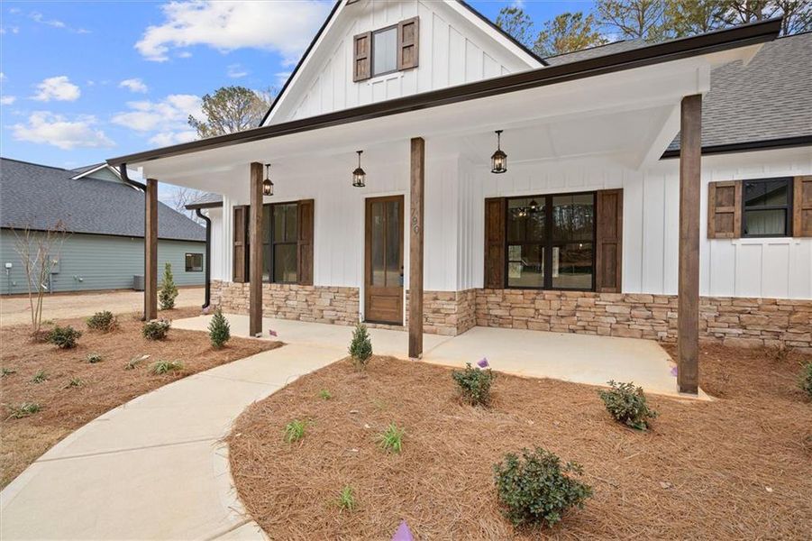 Exterior details and patio area of a home in , Rockmart (Image 25).