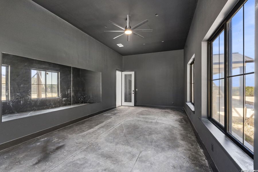 Spacious, unfurnished interior of a new home in , Bulverde (Image 22).