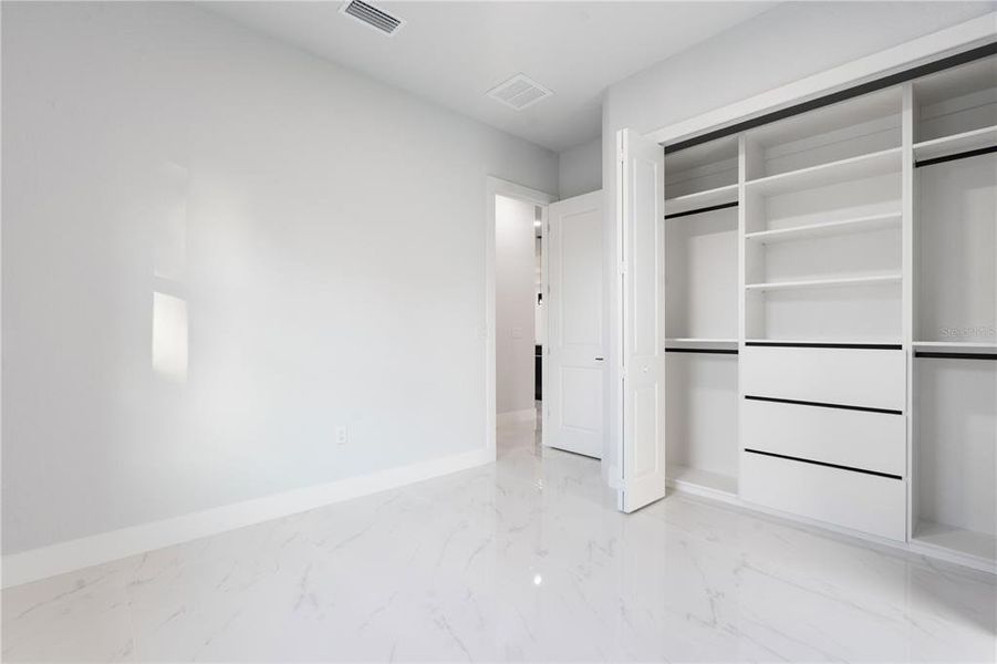 Spacious, unfurnished interior of a new home in , Weeki Wachee (Image 29).