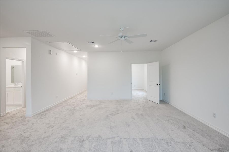 Spacious, unfurnished interior of a new home in , Missouri City (Image 26).
