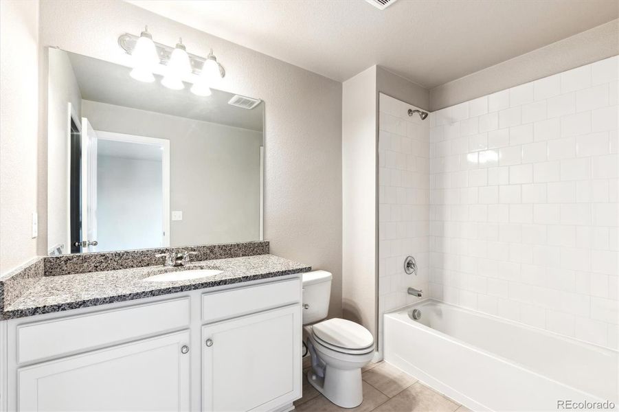 Furnished interior view inside a new home in Pintail Commons at Johnstown Village, Johnstown (Image 5).