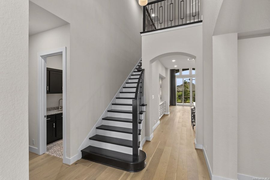 Spacious, unfurnished interior of a new home in Ventana, Bulverde (Image 23). Spacious, unfurnished interior of a new home in Ventana, Bulverde (Image 23).