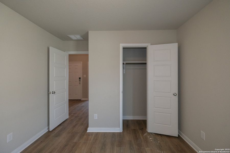 Spacious, unfurnished interior of a new home in Greenspoint Heights, Seguin (Image 19).