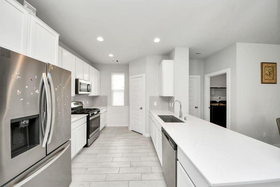 Furnished interior view inside a new home in Winfield Lakes, Fresno (Image 5).