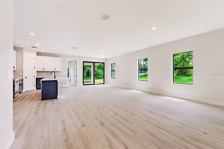 Spacious, unfurnished interior of a new home in , North Port (Image 18).