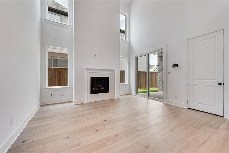 Spacious, unfurnished interior of a new home in Fields - 40' Lots, Frisco (Image 18). Spacious, unfurnished interior of a new home in Fields - 40' Lots, Frisco (Image 18).