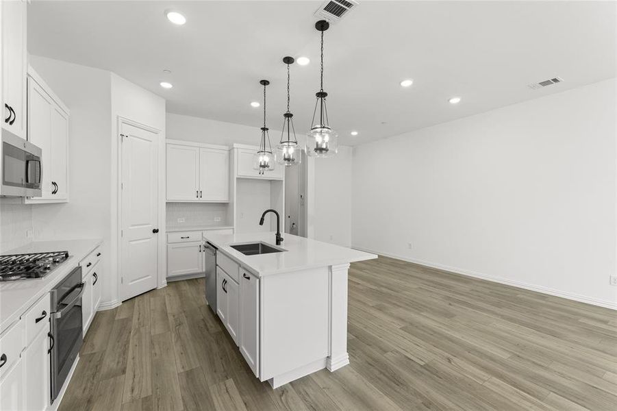 6435 Baritone  Kitchen 4