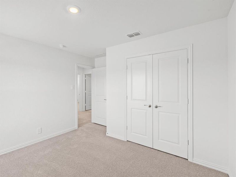 Spacious, unfurnished interior of a new home in Simpson Crossing - Spring Series, McKinney (Image 21).