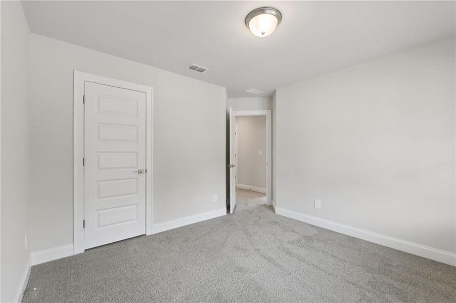 Spacious, unfurnished interior of a new home in Martin Springs - Highland Series, Lawrenceville (Image 37).