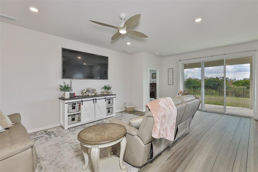 Furnished interior view inside a new home in Silverstone North, Palmetto (Image 10).