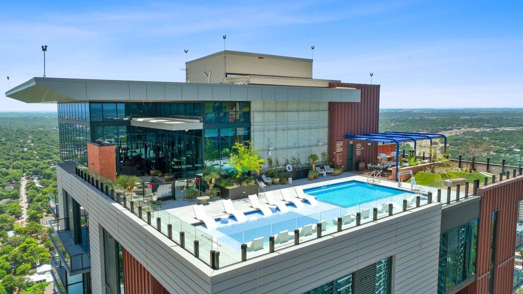 Condo located in Austin, TX showcasing its design and architecture (Image 3).