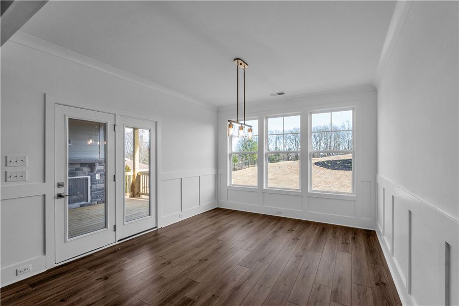 Spacious, unfurnished interior of a new home in Cross Creek Golf Club, Seneca (Image 23).