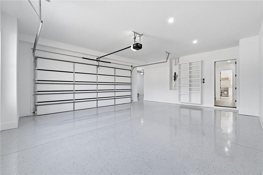 Spacious, unfurnished interior of a new home in , Lawrenceville (Image 35).