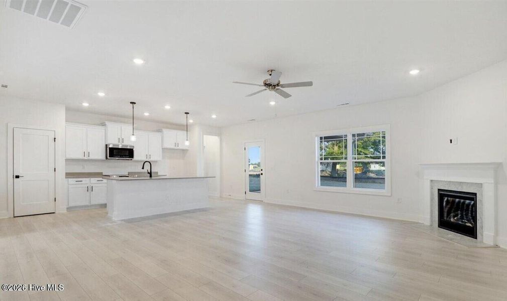 Spacious, unfurnished interior of a new home in Wood Creek, Leland (Image 6). Spacious, unfurnished interior of a new home in Wood Creek, Leland (Image 6).