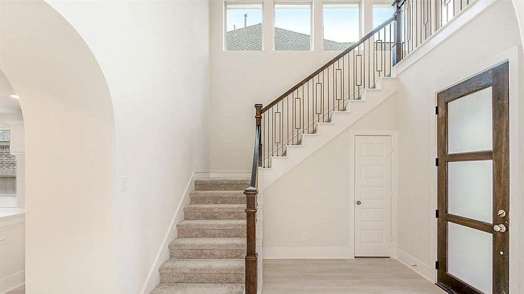 Spacious, unfurnished interior of a new home in Grand Central Park, Conroe (Image 17).