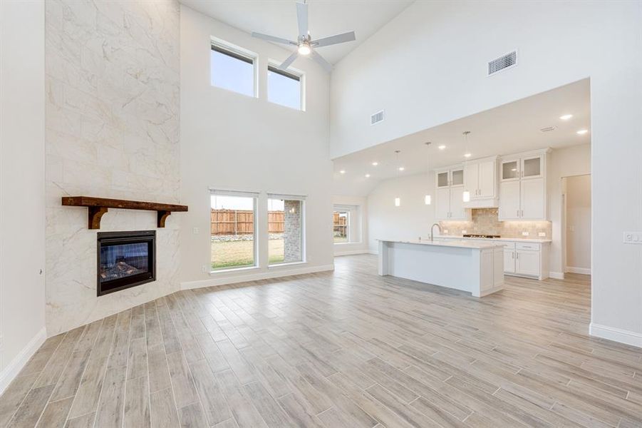 Spacious, unfurnished interior of a new home in Sonoma Verde, McLendon-Chisholm (Image 21).