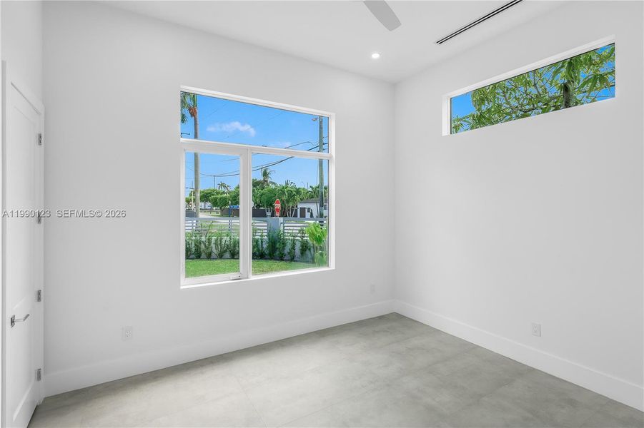 Spacious, unfurnished interior of a new home in , Doral (Image 15).
