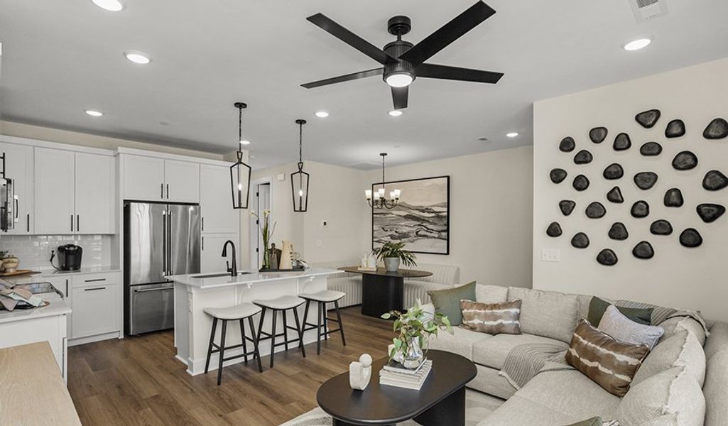 Kipling-EA94-TheTownsatLynwood Great Room