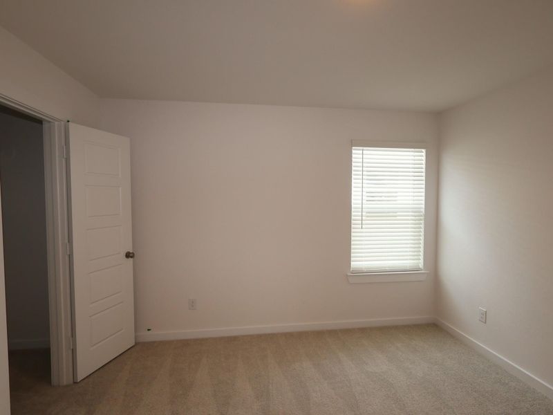 Spacious, unfurnished interior of a new home in Summerview, Fulshear (Image 19).