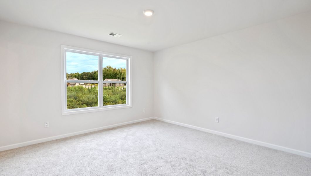 Spacious, unfurnished interior of a new home in Campbell Ridge, Piedmont (Image 28).