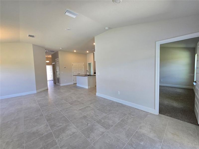 Spacious, unfurnished interior of a new home in Twisted Oaks, Beverly Hills (Image 17). Spacious, unfurnished interior of a new home in Twisted Oaks, Beverly Hills (Image 17).
