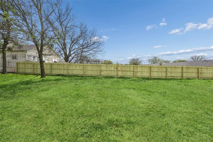 Exterior details and patio area of a home in , Itasca (Image 4).