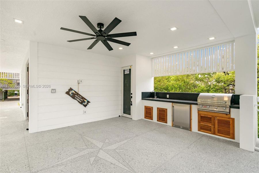 Exterior details and patio area of a home in , Key Largo (Image 31).