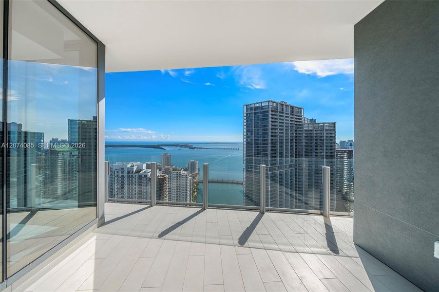 Condo located in Miami, FL showcasing its design and architecture (Image 17).
