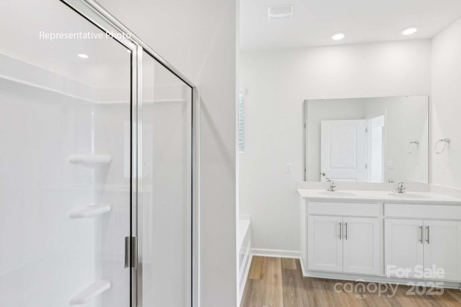 Spacious, unfurnished interior of a new home in Sonoma Hills, Charlotte (Image 35).