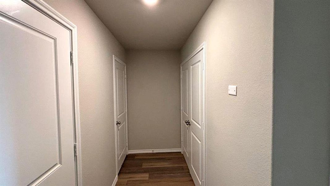 Spacious, unfurnished interior of a new home in Hickory Grove, Krum (Image 12).