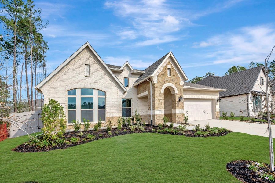 Welcome to the Bluffwood by David Weekley Homes. Move-In-Ready Now!