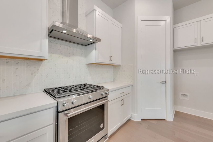 Photo representation of the Aberdeen II floorplan. Colors, finishes and options will vary. Photo representation of the Aberdeen II floorplan. Colors, finishes and options will vary.