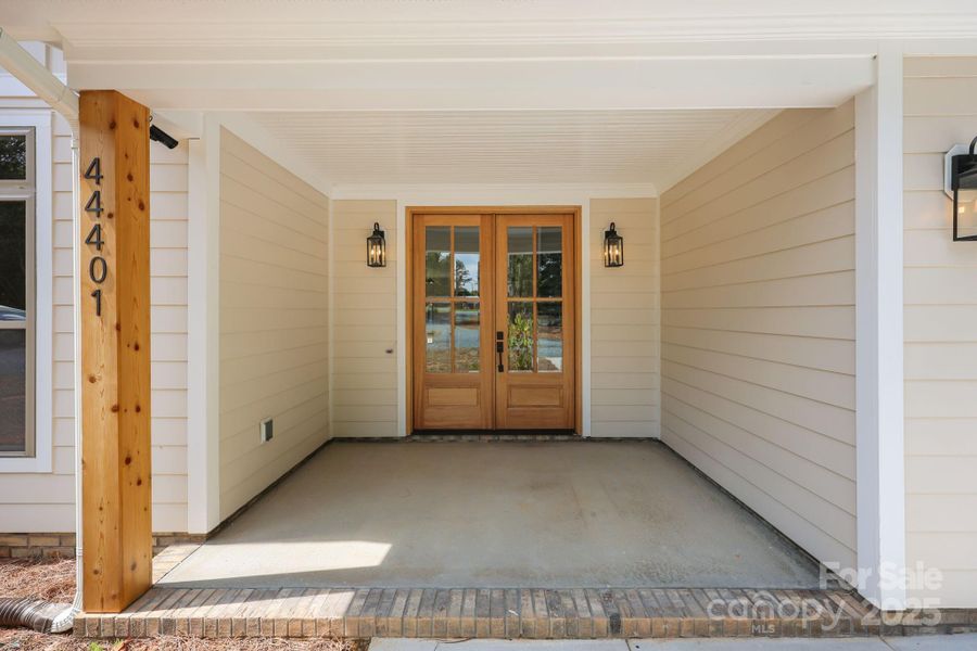 Spacious, unfurnished interior of a new home in , Richfield (Image 34).