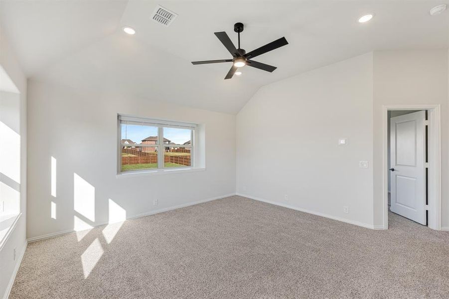 Spacious, unfurnished interior of a new home in Coyote Crossing, Godley (Image 34).