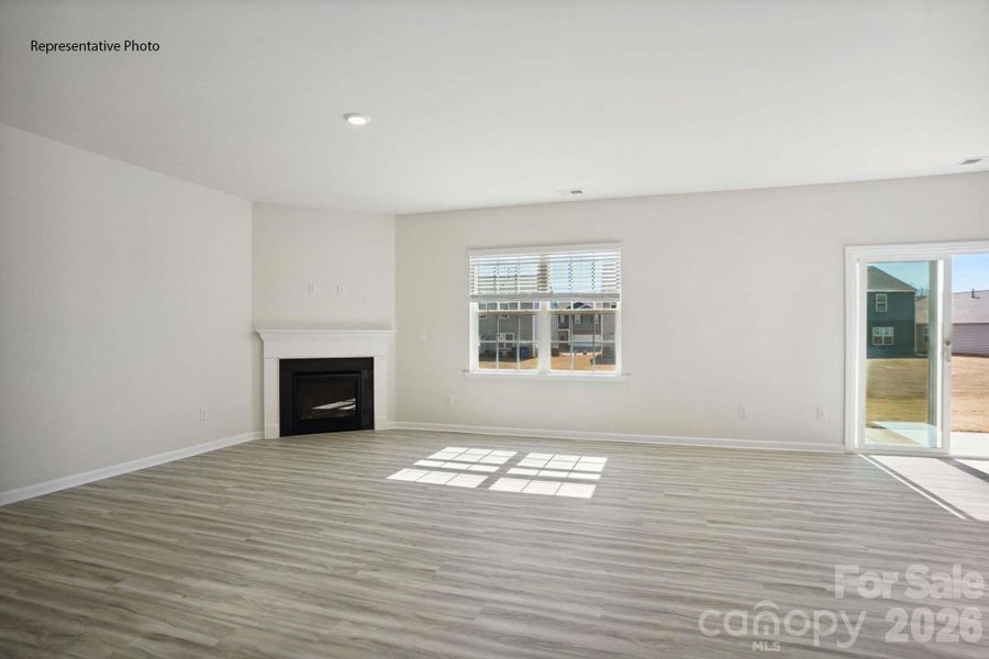 Spacious, unfurnished interior of a new home in Granite Falls, Lancaster (Image 43).