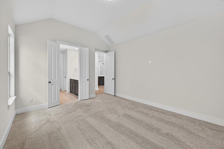 Spacious, unfurnished interior of a new home in Wellington, Haslet (Image 15).