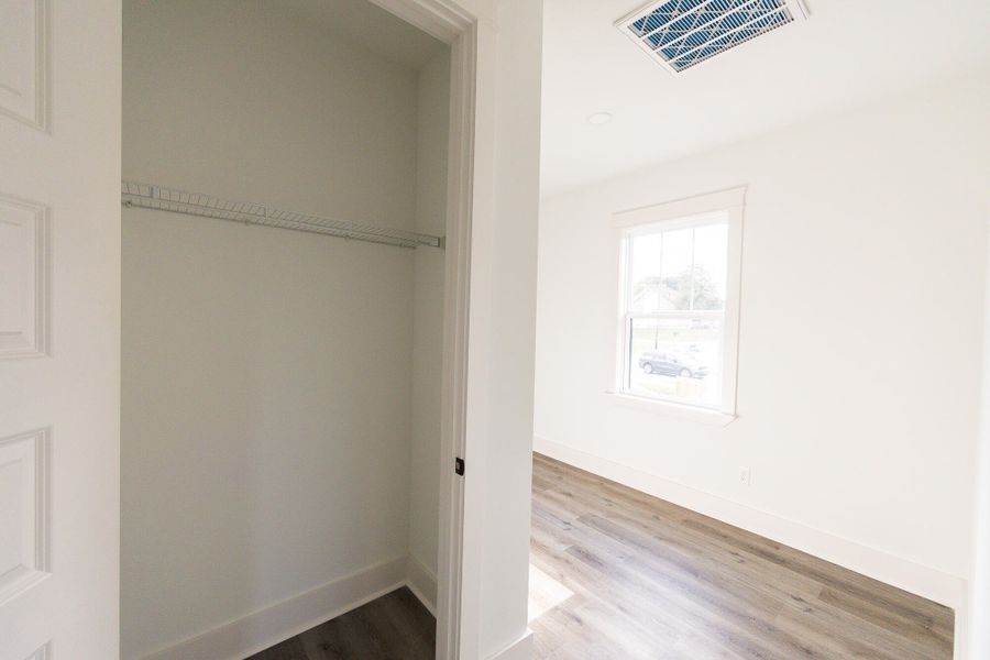 Spacious, unfurnished interior of a new home in , North Charleston (Image 28).