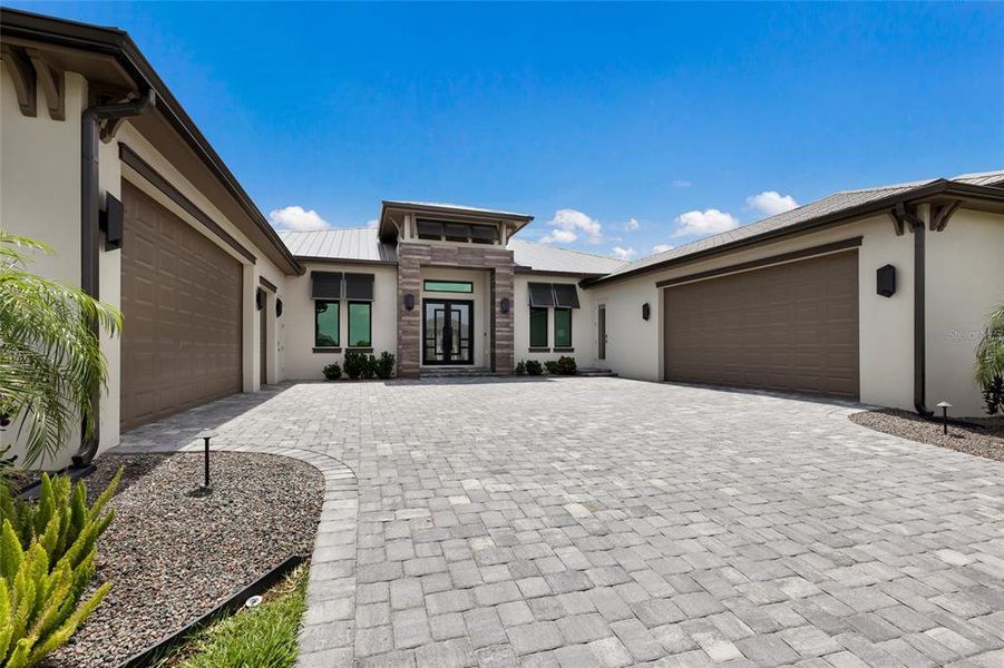 Exterior details and patio area of a home in , Palmetto (Image 28).