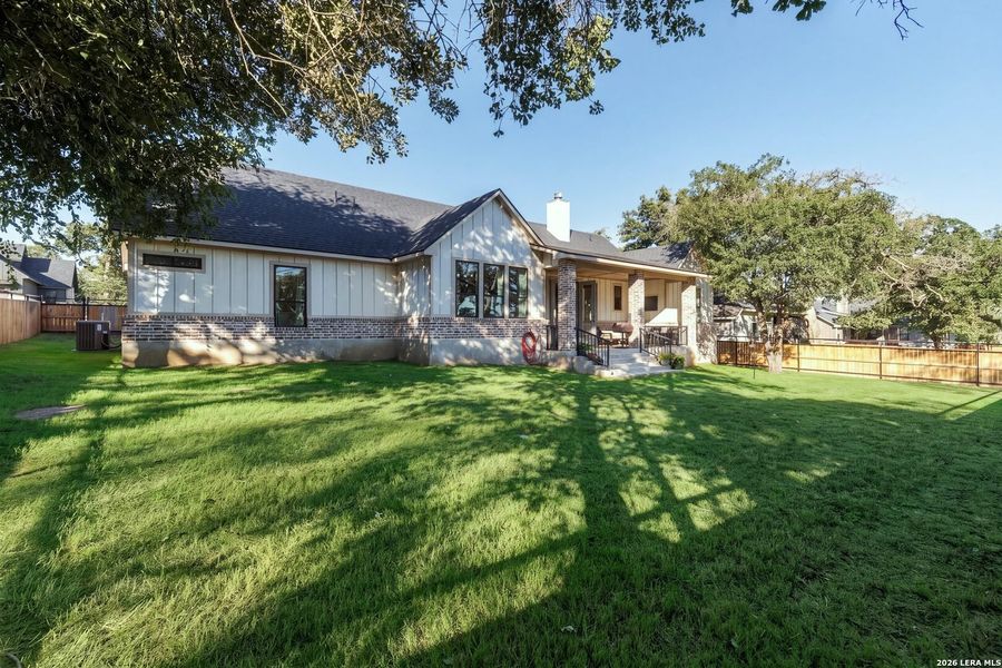 Exterior details and patio area of a home in , La Vernia (Image 29).