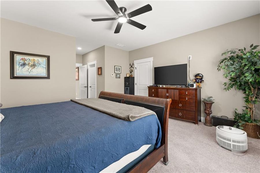 Furnished interior view inside a new home in , Dawsonville (Image 31).