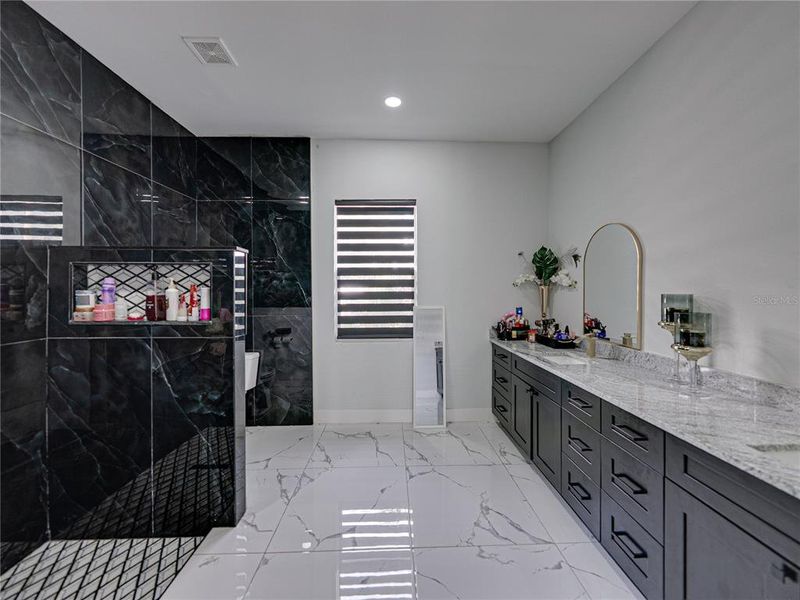 Furnished interior view inside a new home in , Lakeland (Image 50).