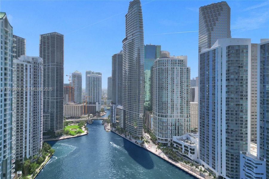 Condo located in Miami, FL showcasing its design and architecture (Image 3).