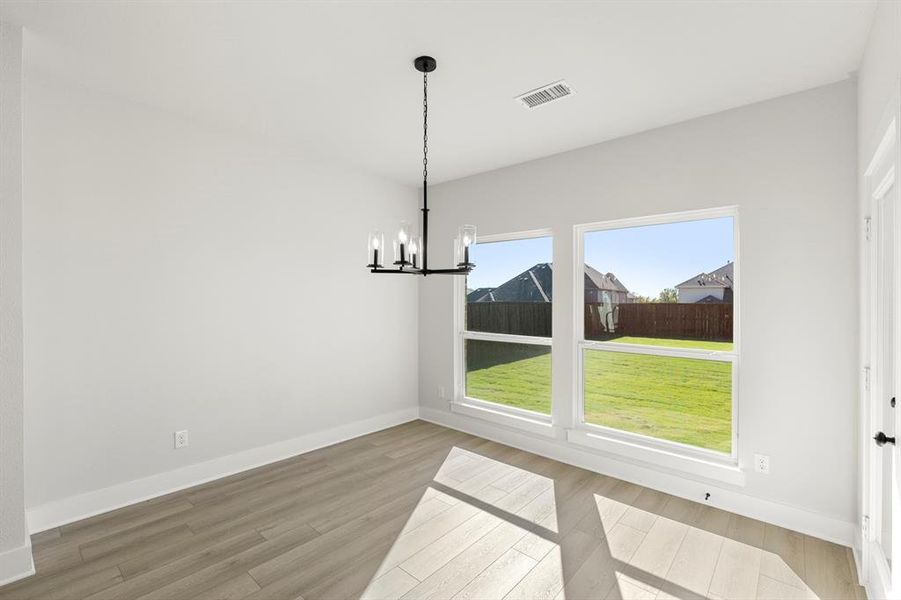 12_13. 1285 Flamingo - Nook 12_13. 1285 Flamingo - Nook