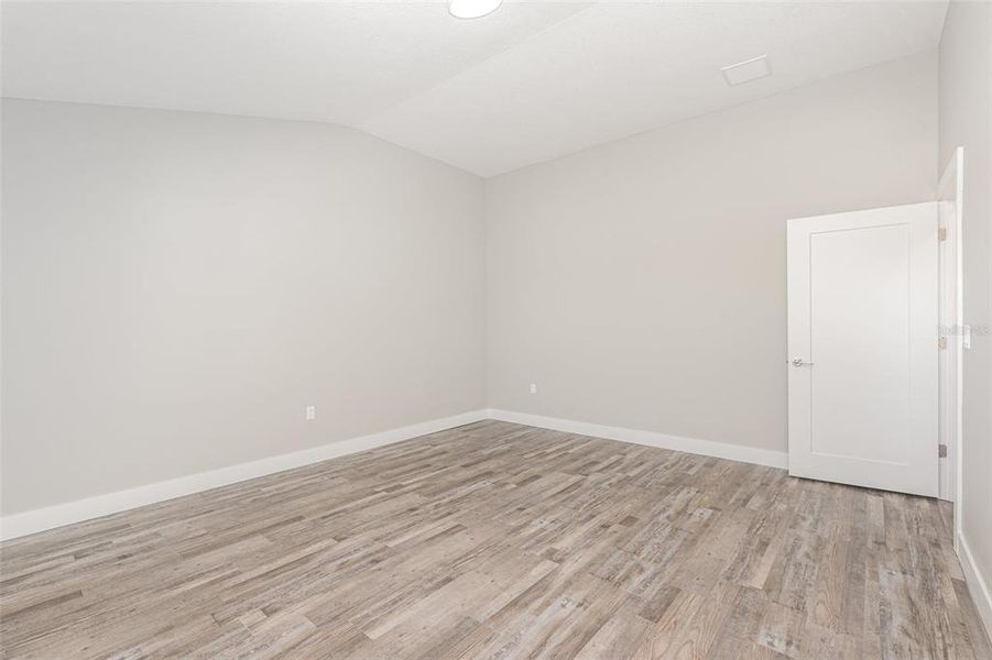 Spacious, unfurnished interior of a new home in , Palm Bay (Image 24).