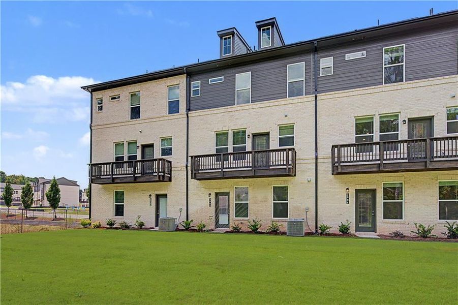 Exterior details and patio area of a home in Daybreak, Newnan (Image 4).