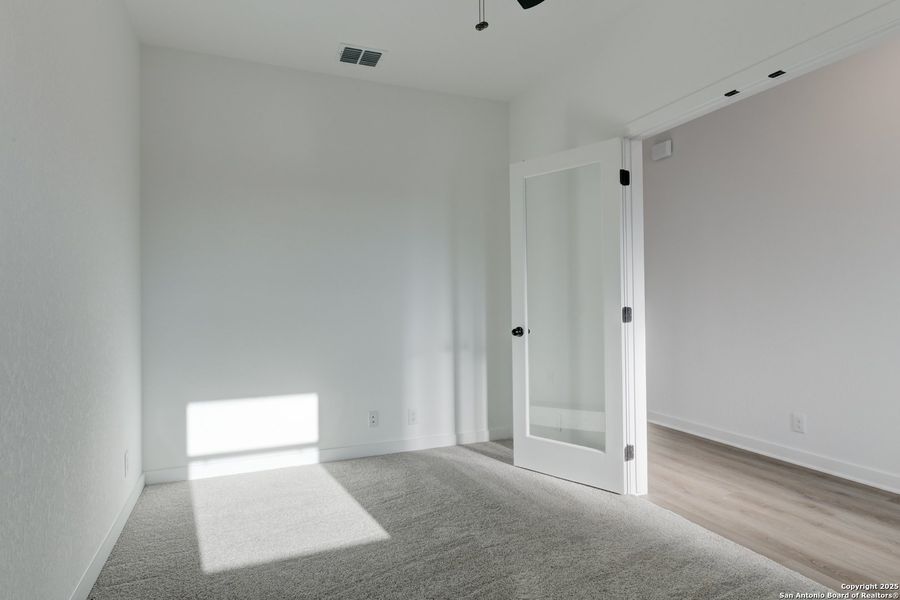 Spacious, unfurnished interior of a new home in Arcadia Ridge, San Antonio (Image 23).