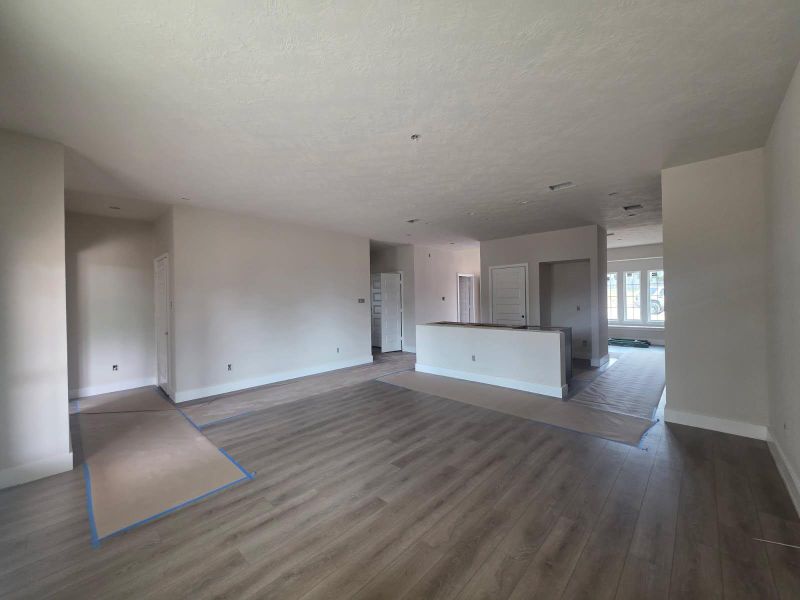 Spacious, unfurnished interior of a new home in , Brenham (Image 6).